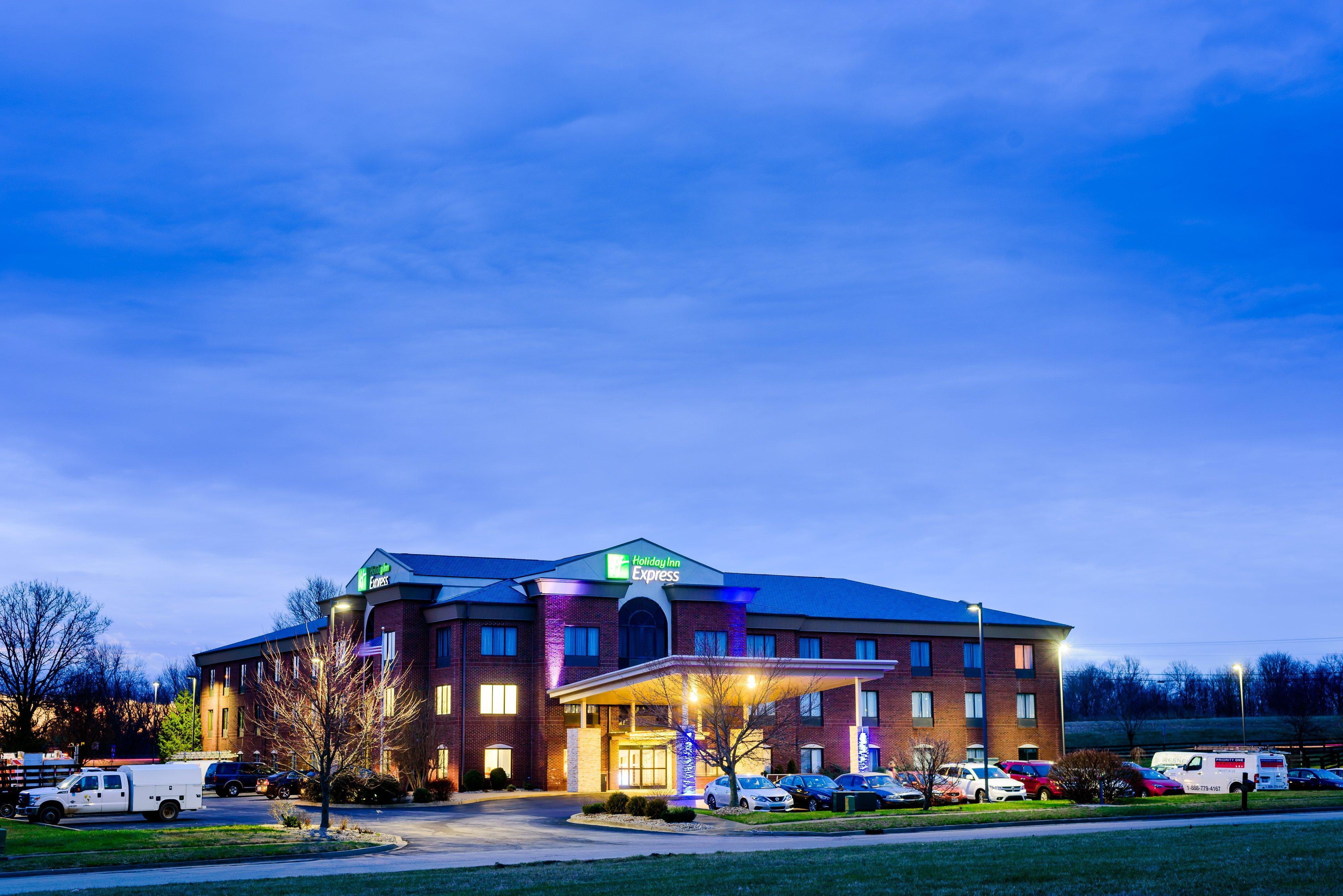 Holiday Inn Express & Suites Shelbyville By Ihg Extérieur photo
