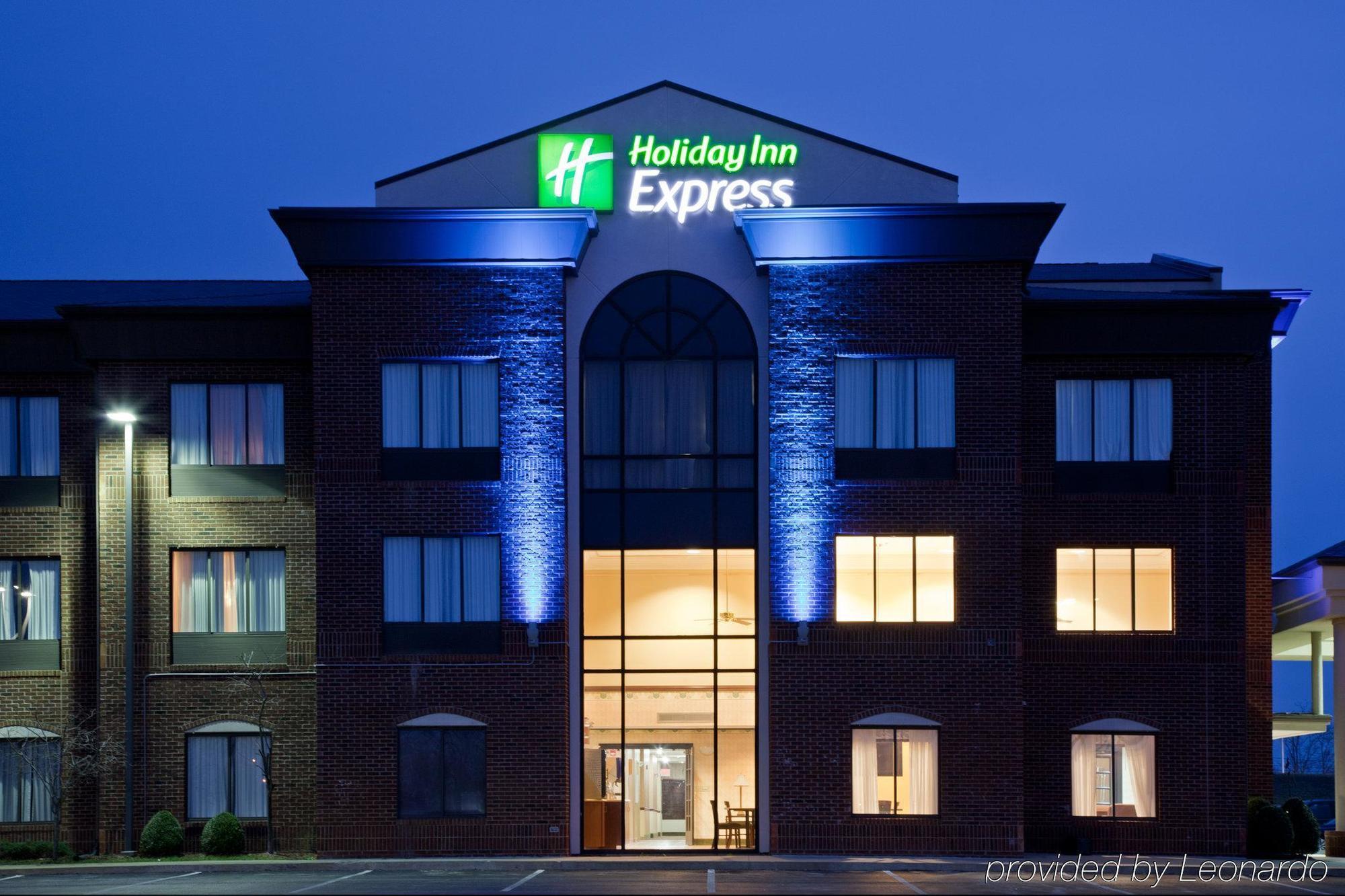 Holiday Inn Express & Suites Shelbyville By Ihg Extérieur photo